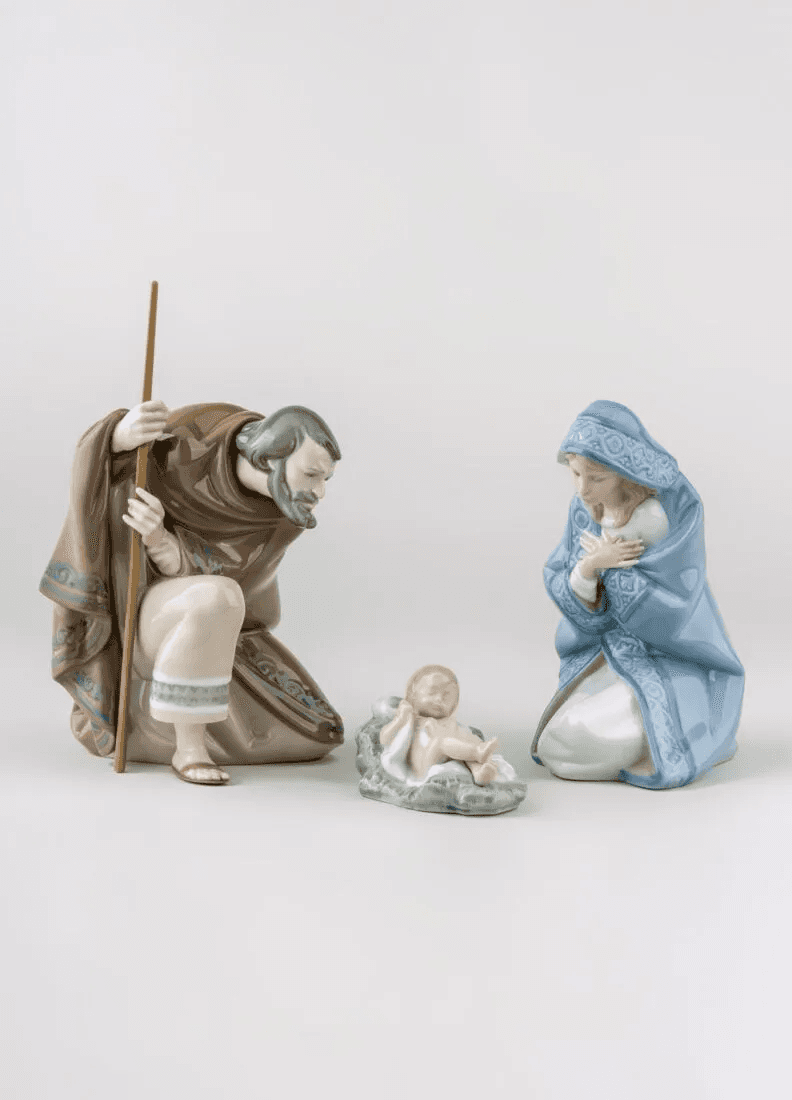 Lladró Virgin Mary Nativity Figurine II Sculpture by  Lladró at   FormFluent Sydney, Australia