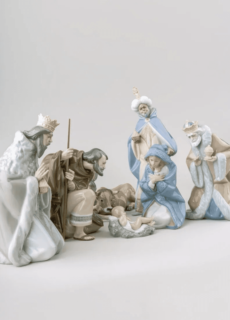 Lladró Virgin Mary Nativity Figurine II Sculpture by  Lladró at   FormFluent Sydney, Australia