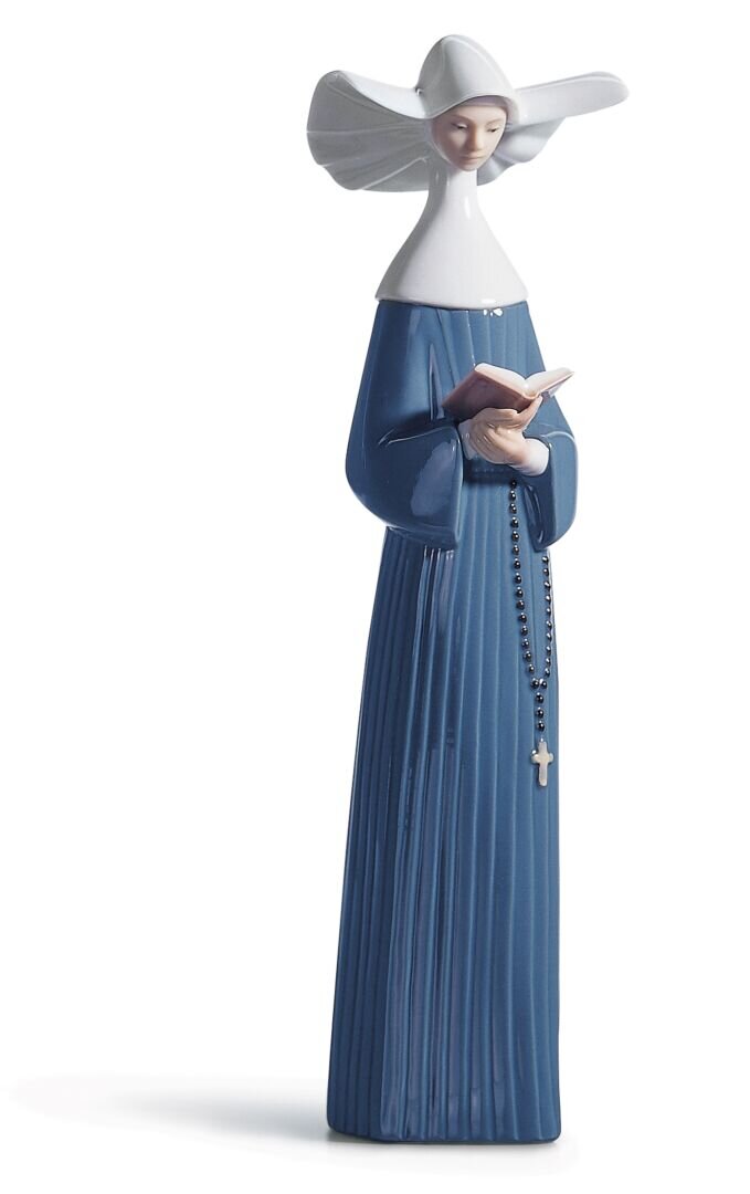 Lladró Prayerful Moment Nun Figurine   FormFluent