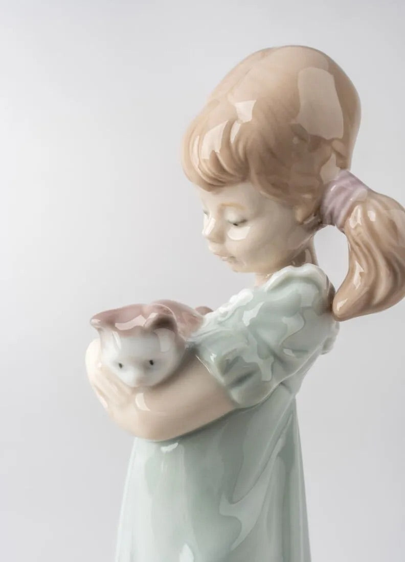Buy Authentic Lladró Lladró Don't Forget Me Girl Cat Figurine Sculpture - FormFluent Sydney Australia