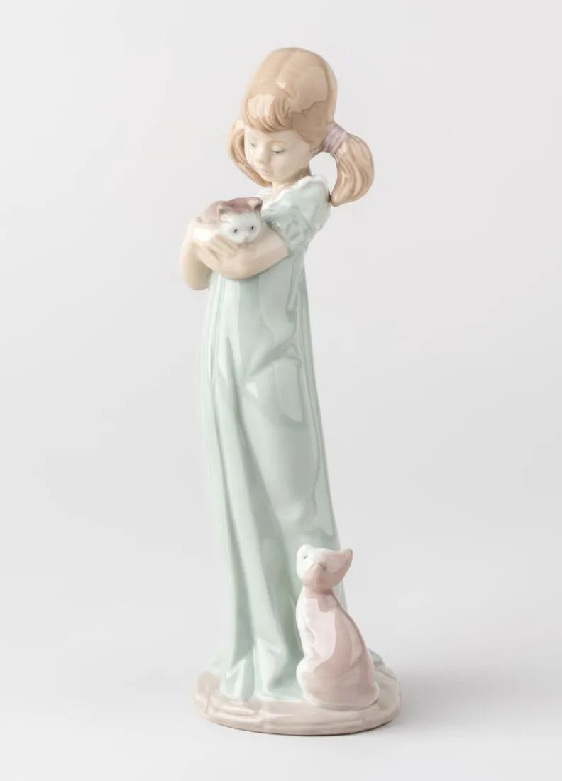 Buy Authentic Lladró Lladró Don't Forget Me Girl Cat Figurine Sculpture - FormFluent Sydney Australia