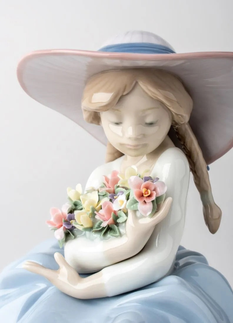 Buy Authentic Lladró Lladró Fragrant Bouquet Girl Sculpture Sculpture - FormFluent Sydney Australia