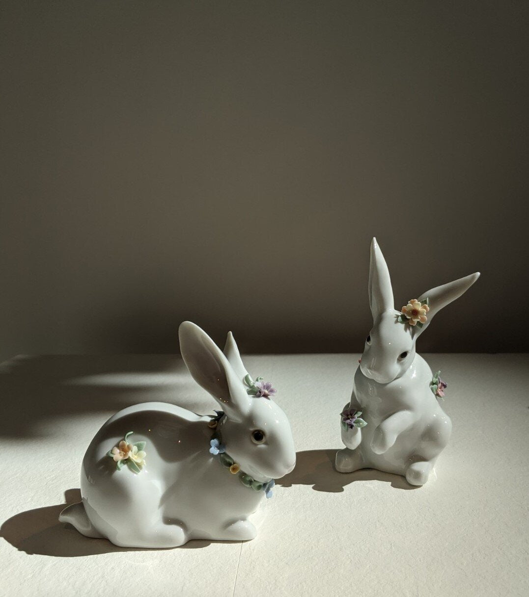 Lladró Attentive Bunny with flower