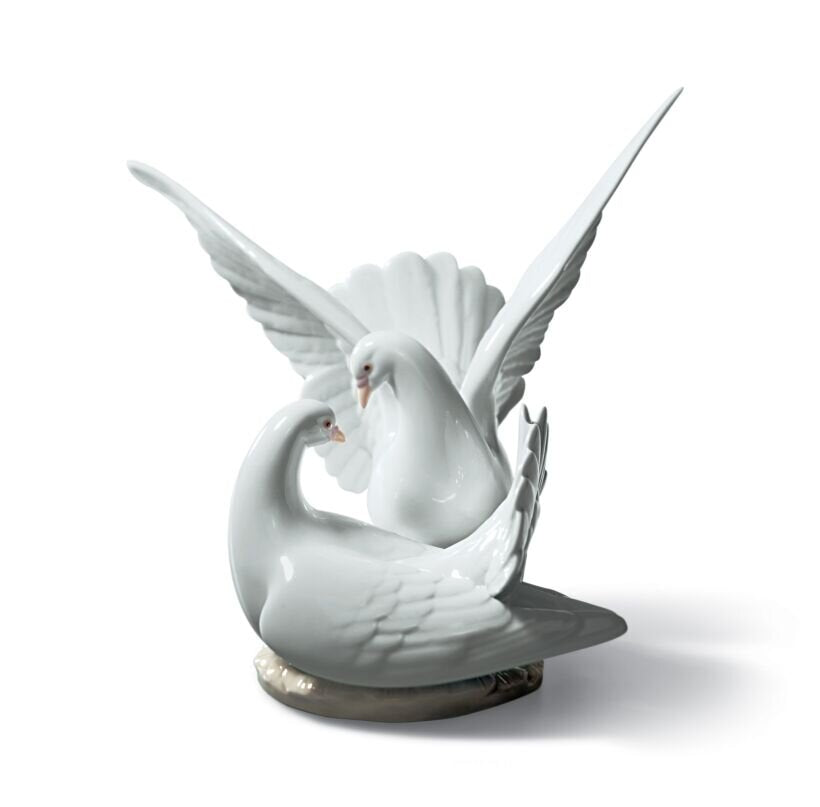 Lladró Love Nest Doves Figurine