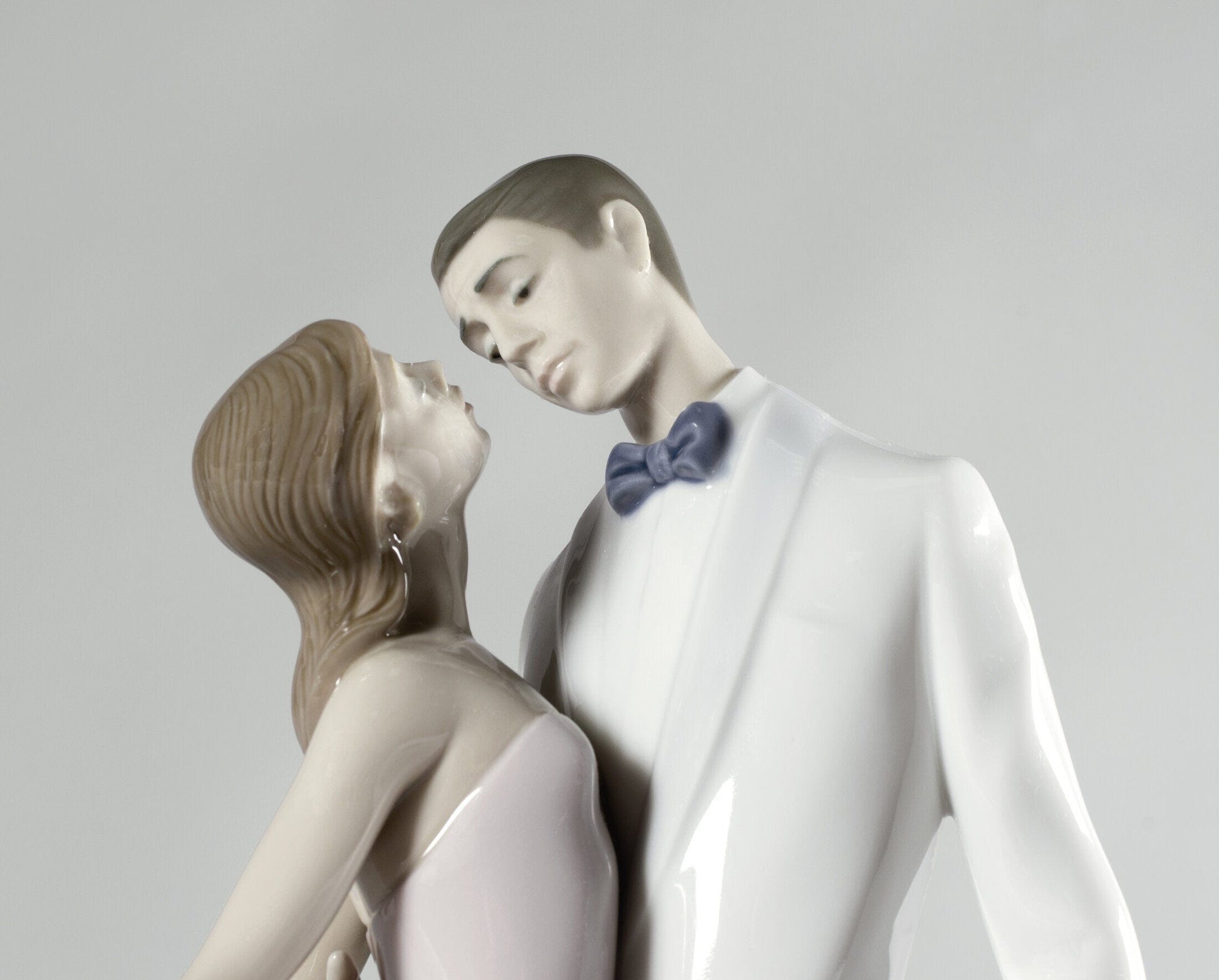 Happy Anniversary Couple Figurines - FormFluent