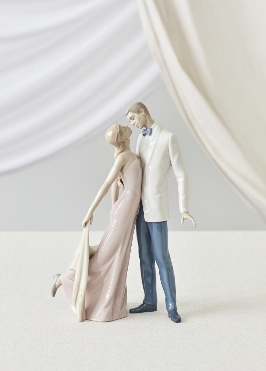 Happy Anniversary Couple Figurines - FormFluent