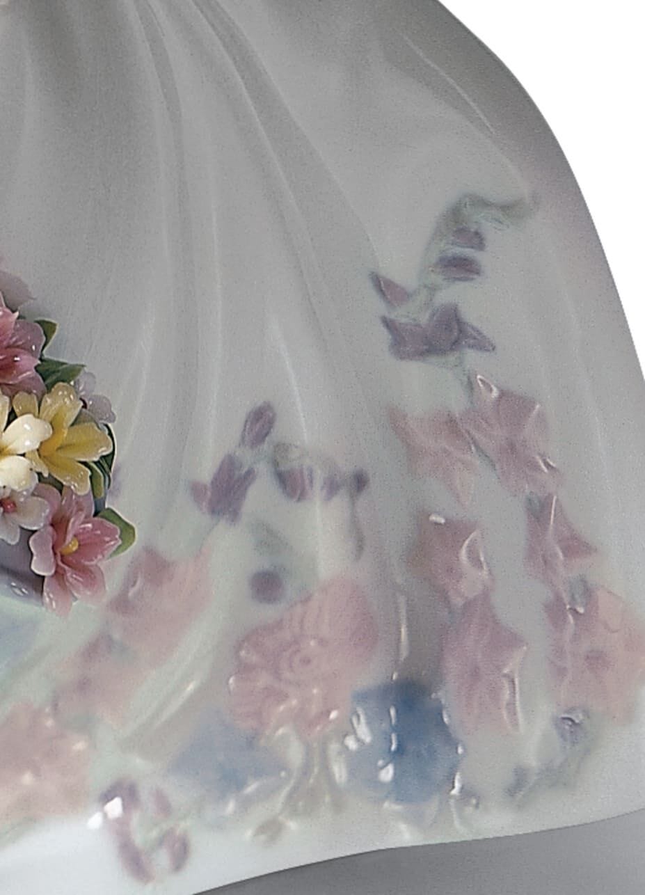 Lladró Wild Flowers Girl Figurine