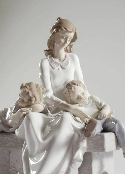 Lladró An Afternoon Nap Mother with Children Figurine Sculpture by  Lladró at   FormFluent Sydney, Australia