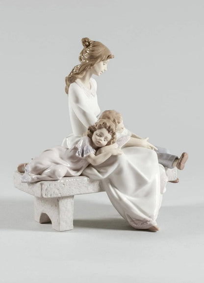 Lladró An Afternoon Nap Mother with Children Figurine Sculpture by  Lladró at   FormFluent Sydney, Australia