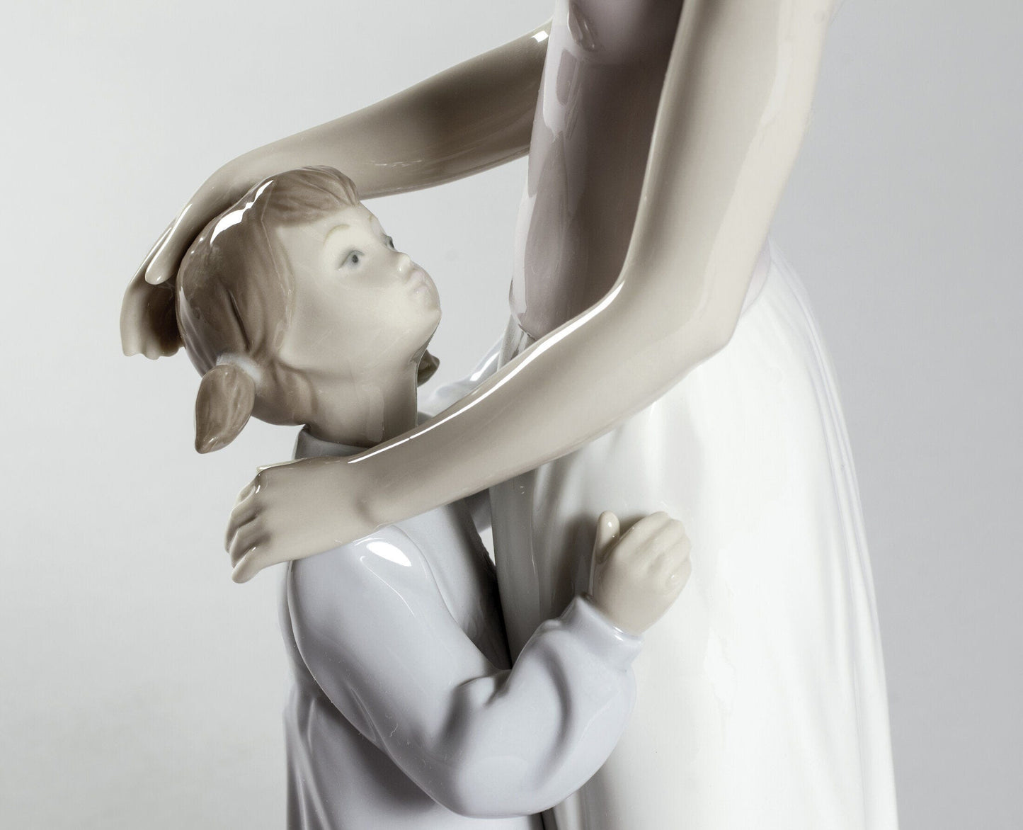 Lladró Someone to Look up to Mother Figurine