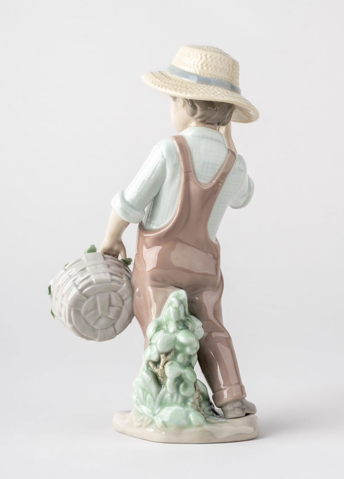 Buy Authentic Lladró Lladró My Happy Friend Boy Figurine Sculpture - FormFluent Sydney Australia