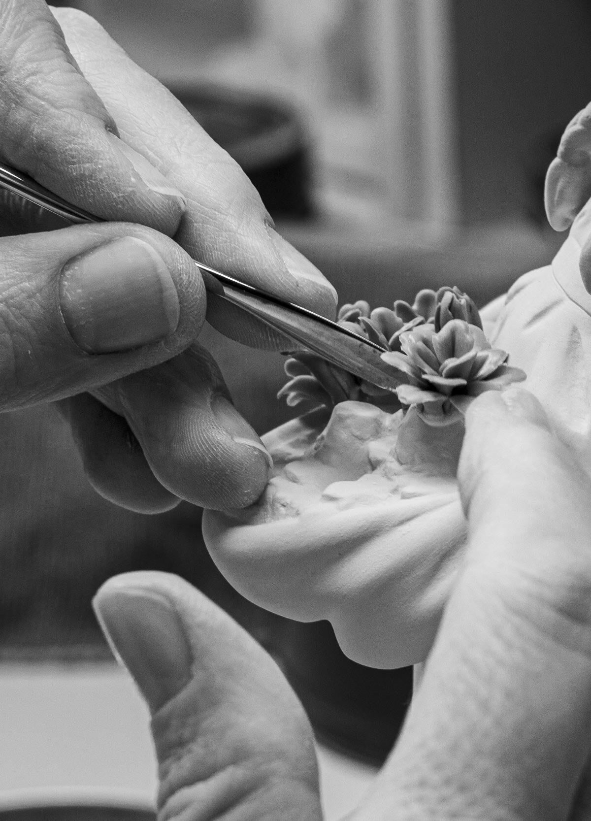 Buy Authentic Lladró Lladró My Happy Friend Boy Figurine Sculpture - FormFluent Sydney Australia