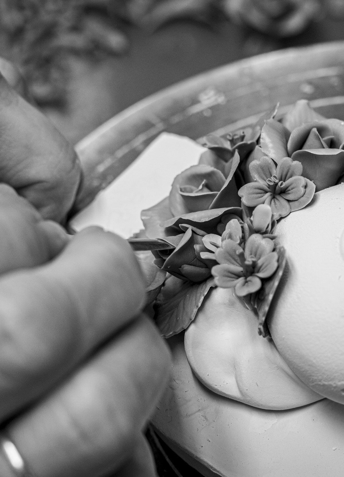 Buy Authentic Lladró Lladró My Happy Friend Boy Figurine Sculpture - FormFluent Sydney Australia