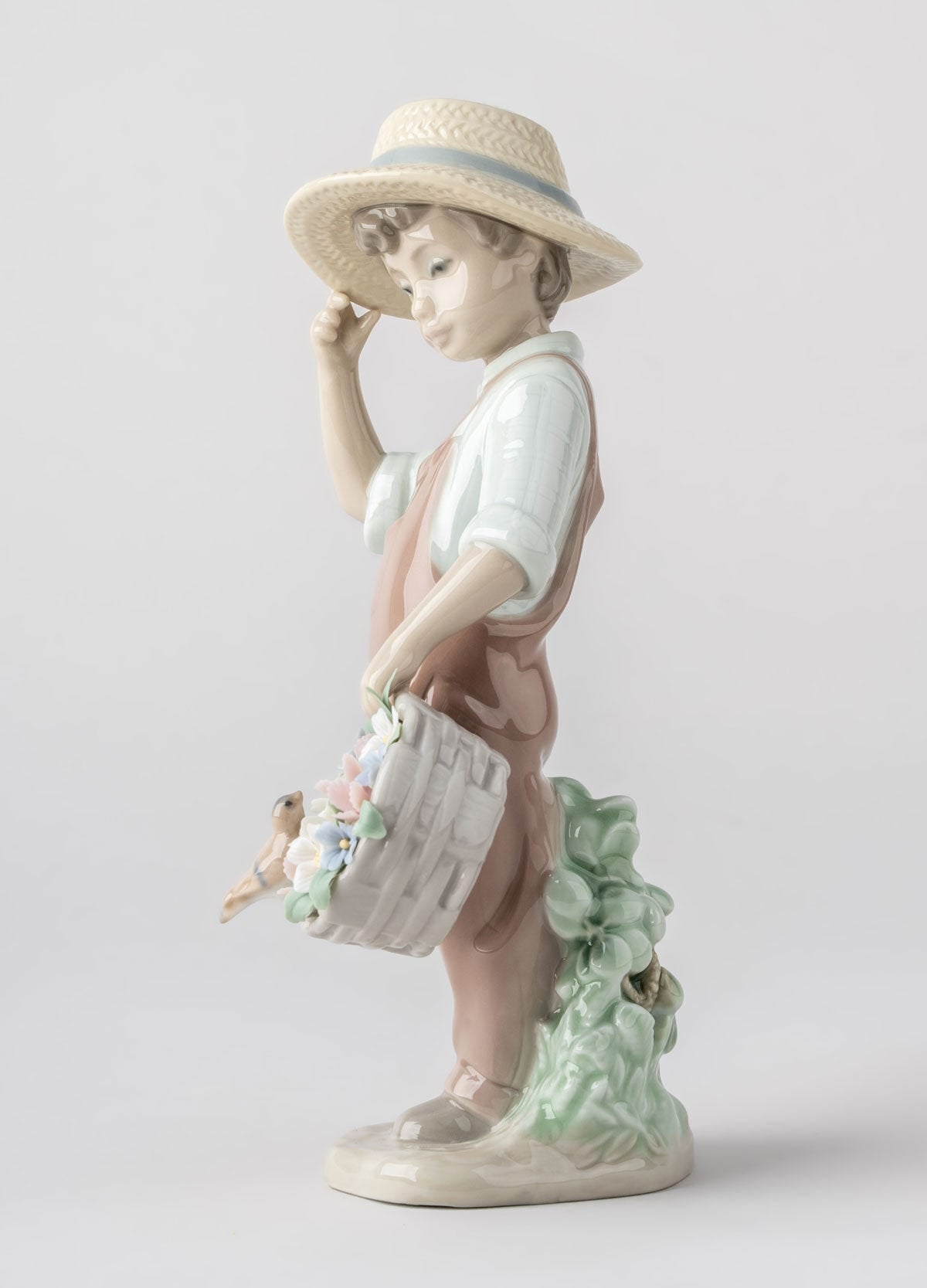 Buy Authentic Lladró Lladró My Happy Friend Boy Figurine Sculpture - FormFluent Sydney Australia