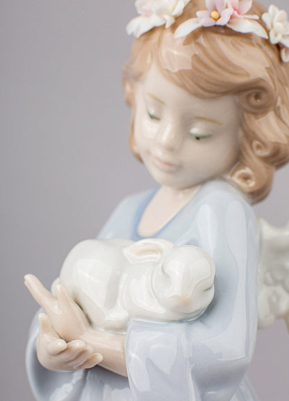 Lladró Heavenly Love Angel Figurine Sculpture by  Lladró at   FormFluent Sydney, Australia