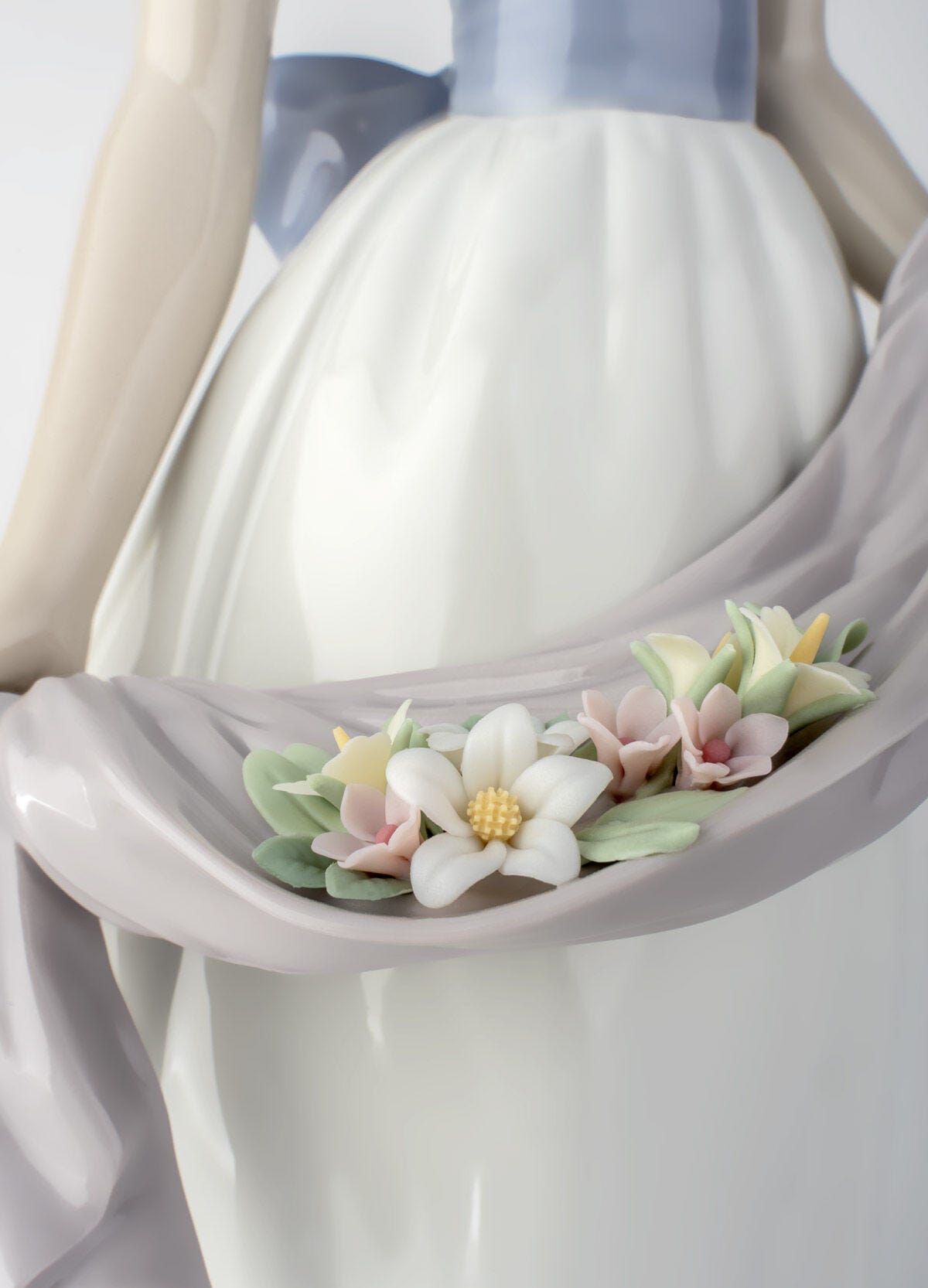  Lladró Fragrances and Colours Woman Figurine Sculpture by Lladró at  FormFluent