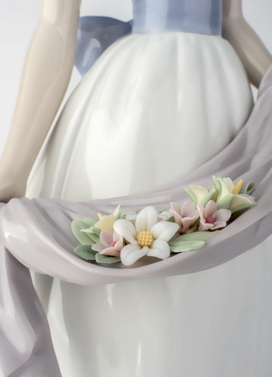  Lladró Fragrances and Colours Woman Figurine Sculpture by Lladró at  FormFluent