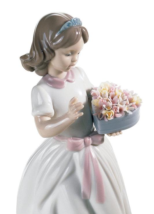 Buy Authentic Lladró Lladró For A Special Someone Girl Figurine Sculpture - FormFluent Sydney Australia
