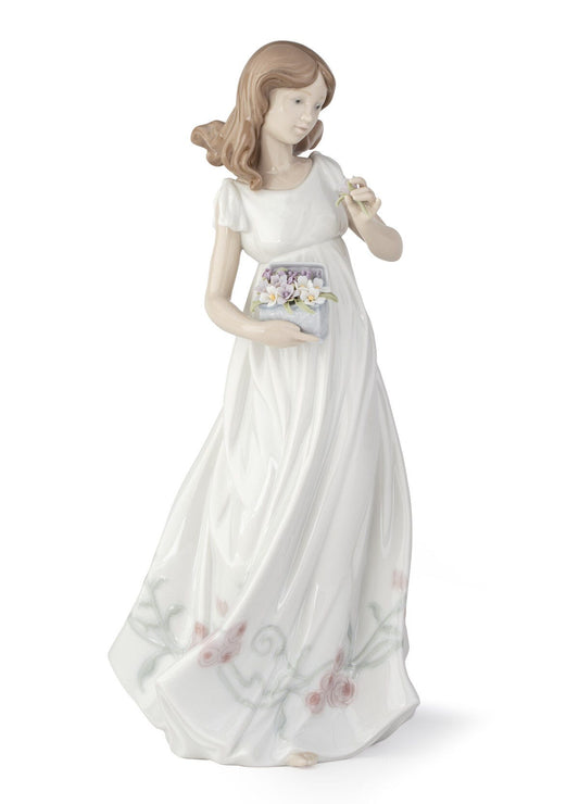 Lladró Treasures of The Earth Woman Figurine - FormFluent