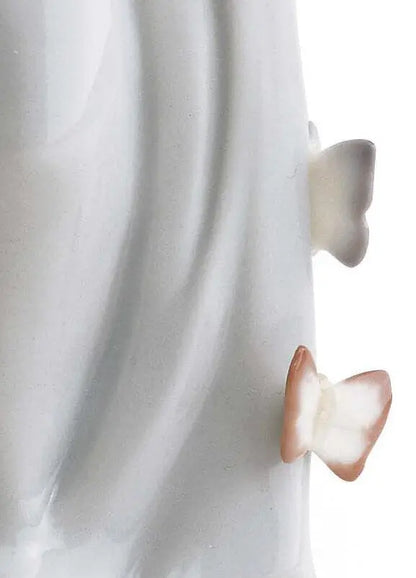  Lladró Friend of The Butterflies Girl Figurine Sculpture by Lladró at  FormFluent