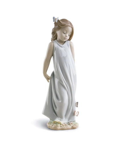  Lladró Friend of The Butterflies Girl Figurine Sculpture by Lladró at  FormFluent
