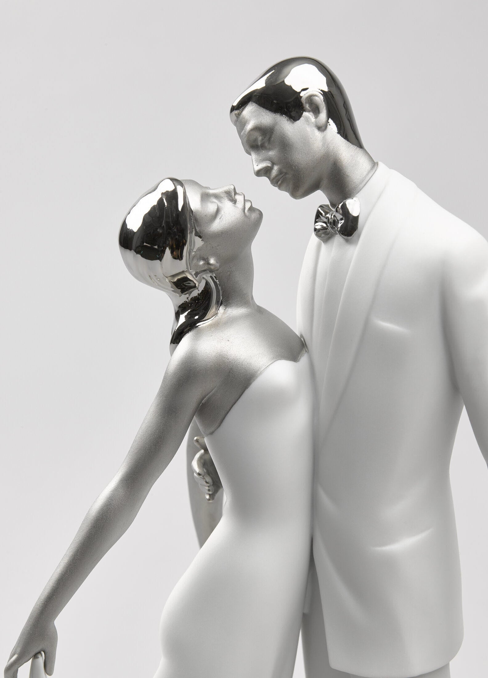 Happy Anniversary Couple Figurines - FormFluent