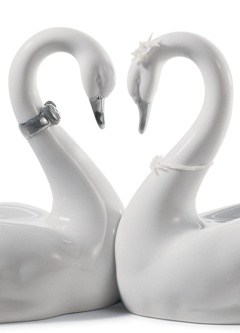 Endless Love Swans Figurine (Gold Lustre/ Silver Lustre / Pastel/ Cake Topper)
