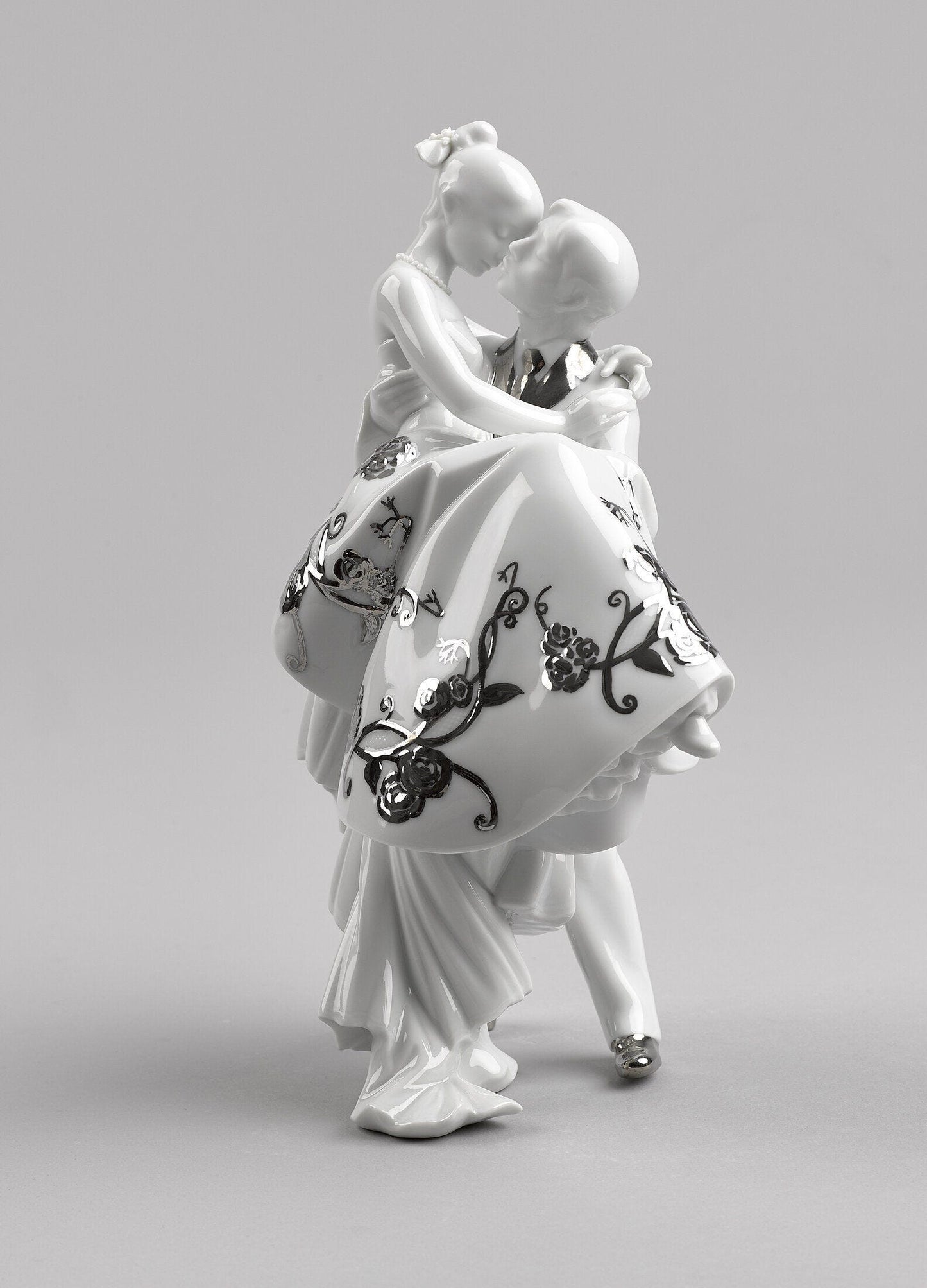 Lladró The Happiest Day Couple Figurine - Silver Lustre