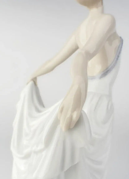 Lladró Ballet Dancer Woman Figurine Sculpture by  Lladró at   FormFluent Sydney, Australia