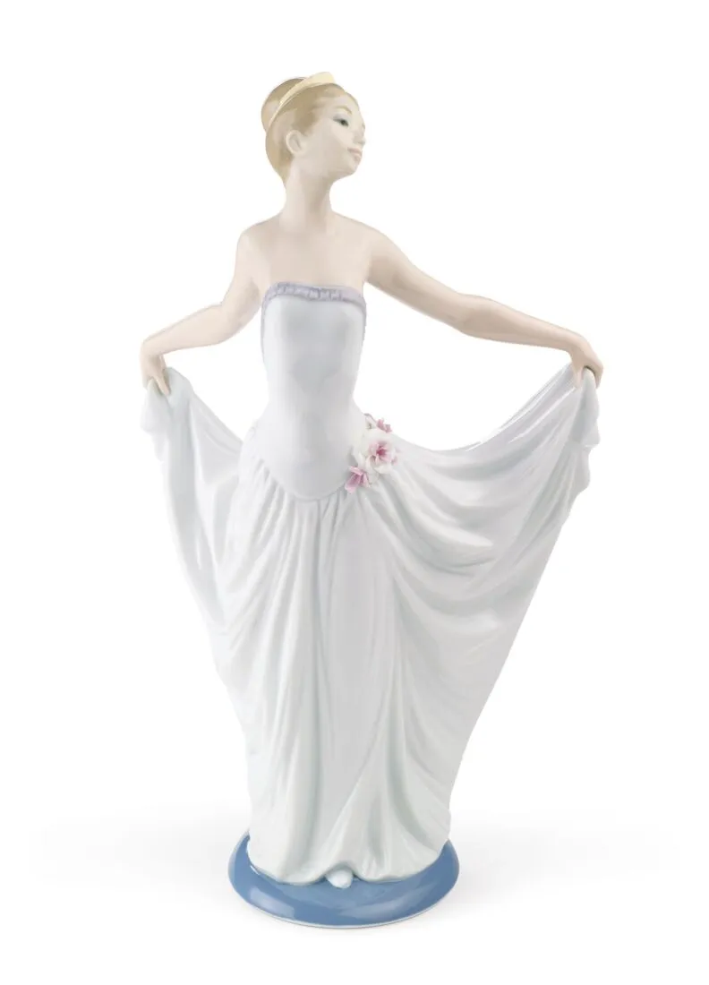Lladró Ballet Dancer Woman Figurine Sculpture - FormFluent Sydney Australia