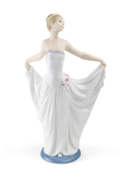 Lladró Ballet Dancer Woman Figurine Sculpture by  Lladró at   FormFluent Sydney, Australia