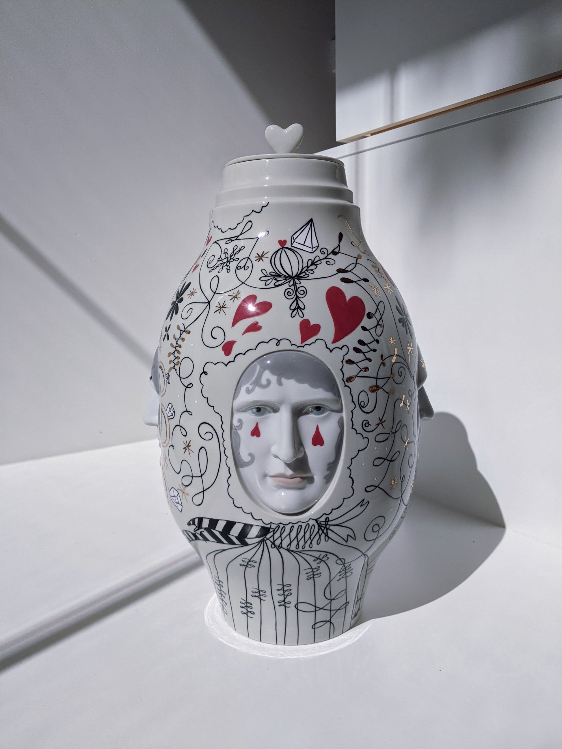 Medium Conversation Vase Limited Edition - FormFluent