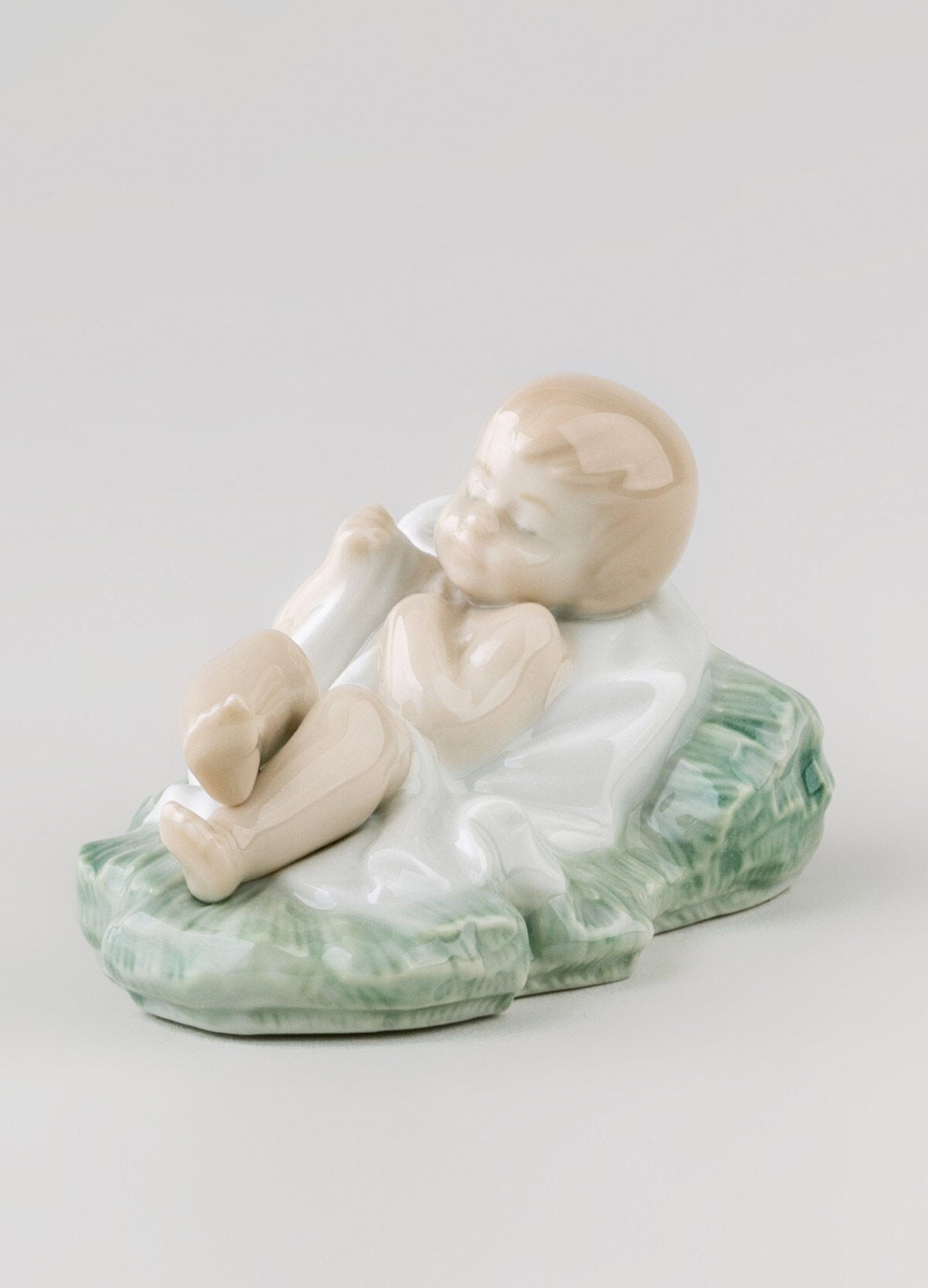 Lladró Silent Night Nativity Set - Classical - FormFluent