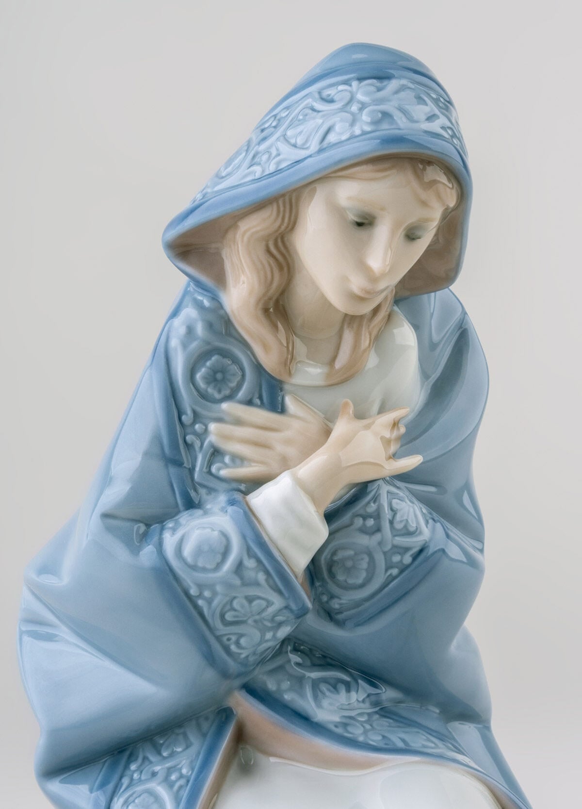 Lladró Silent Night Nativity Set - Classical - FormFluent