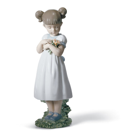 Lladró Flowers for Mommy Girl Figurine Sculpture by  Lladró at   FormFluent Sydney, Australia