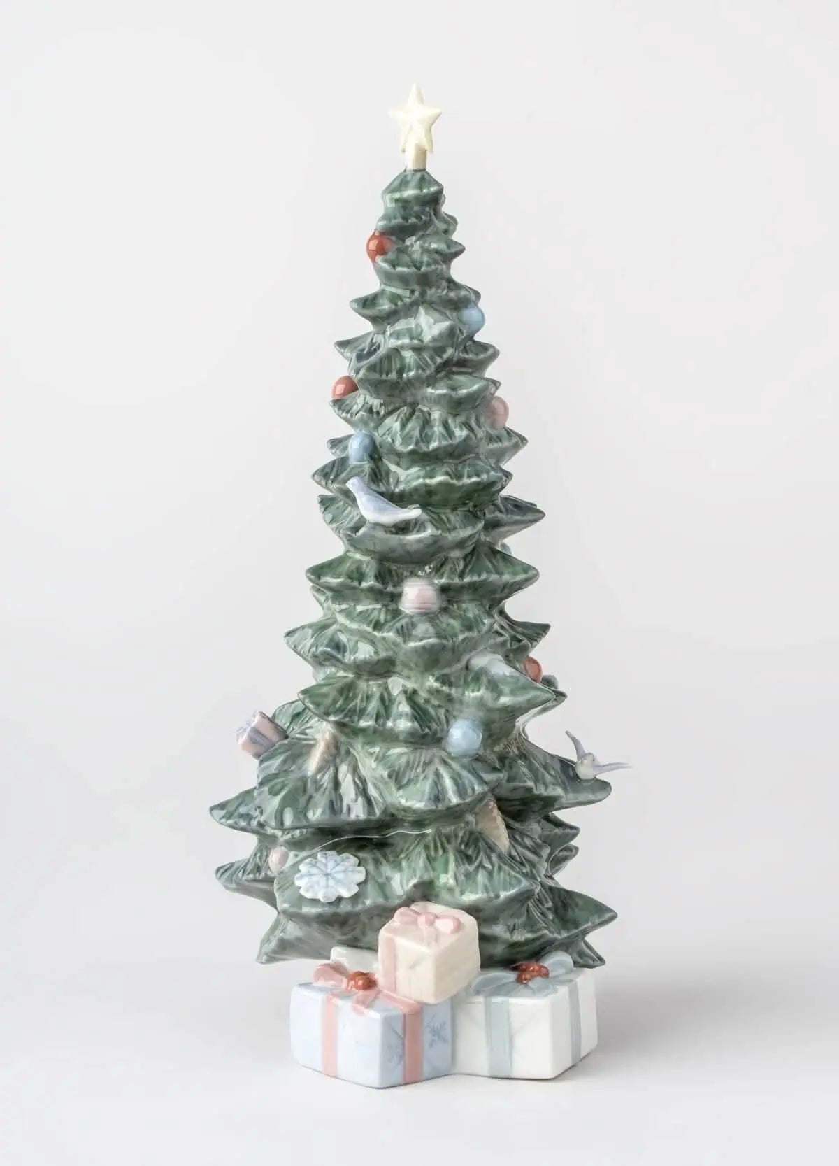  Lladró O Christmas Tree Figurine Coloured Sculpture by Lladró at  FormFluent