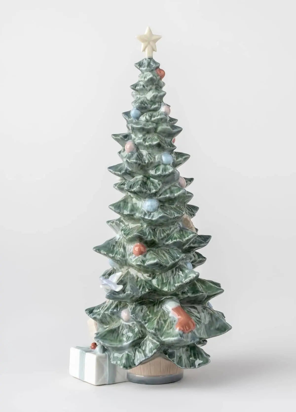  Lladró O Christmas Tree Figurine Coloured Sculpture by Lladró at  FormFluent