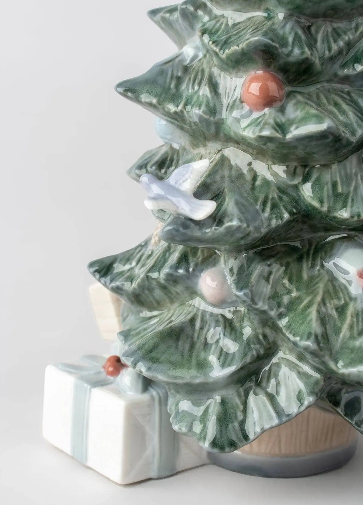  Lladró O Christmas Tree Figurine Coloured Sculpture by Lladró at  FormFluent