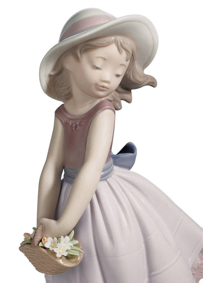 Lladró Pretty Innocence Girl Figurine Sculpture by  Lladró at   FormFluent Sydney, Australia