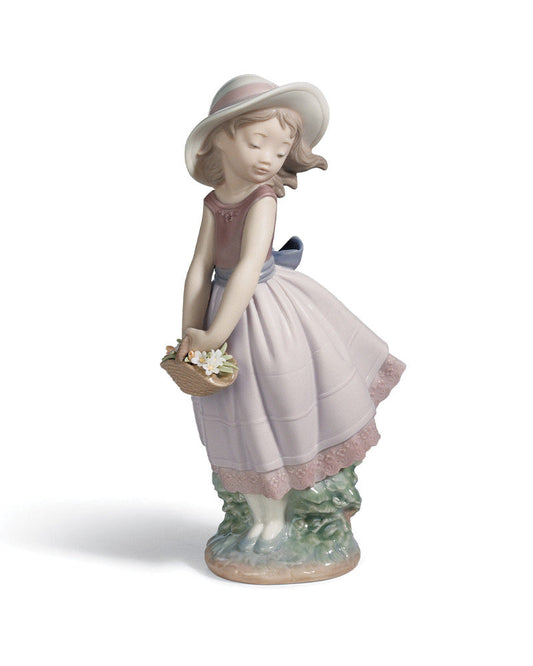 Buy Authentic Lladró Lladró Pretty Innocence Girl Figurine Sculpture - FormFluent Sydney Australia