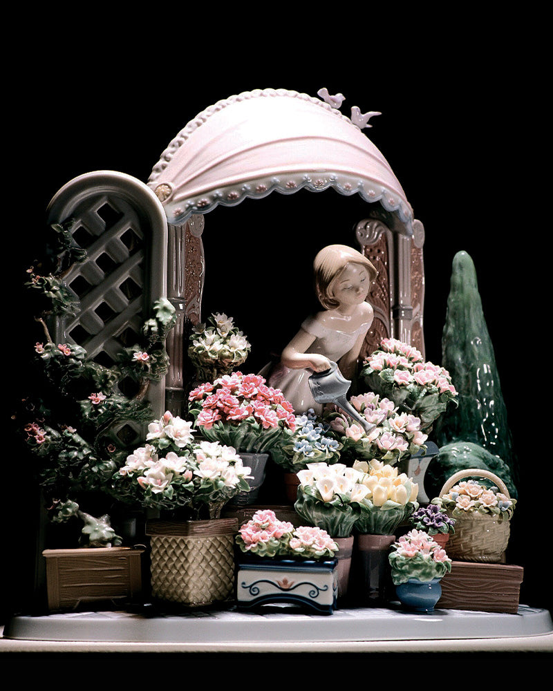 Lladró Romantic Feelings Woman Sculpture   FormFluent