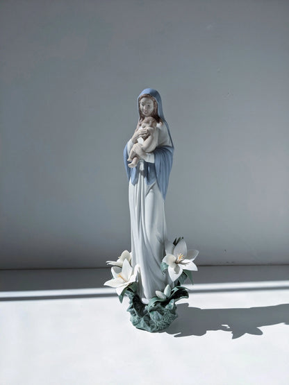  Lladró Madonna of the Flowers Virgin Mary and Baby Jesus Figurine Sculpture by Lladró at  FormFluent