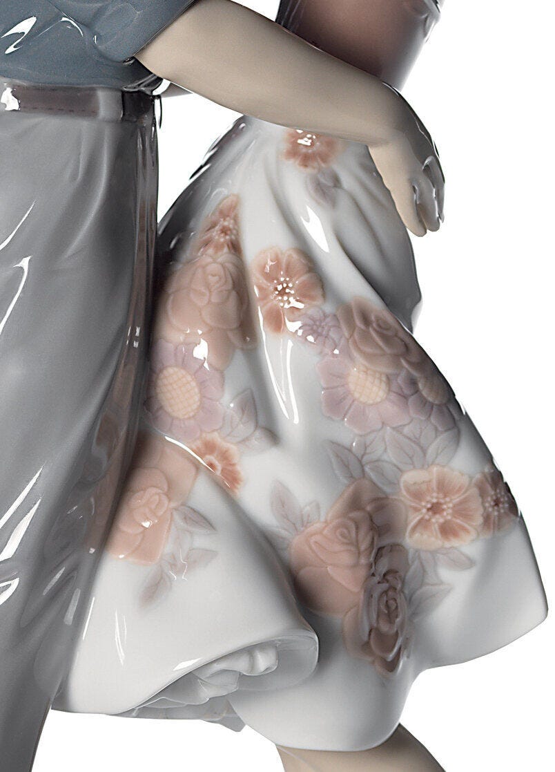 Lladró Happy Encounter Couple Figurine