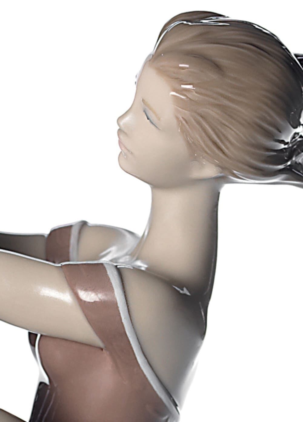 Lladró Happy Encounter Couple Figurine