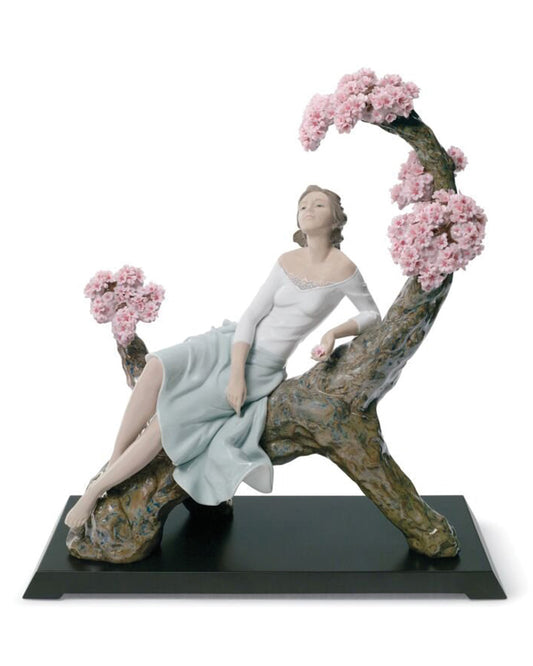 Lladró Sweet Scent of Blossoms. Limited Edition Woman Figurine   FormFluent