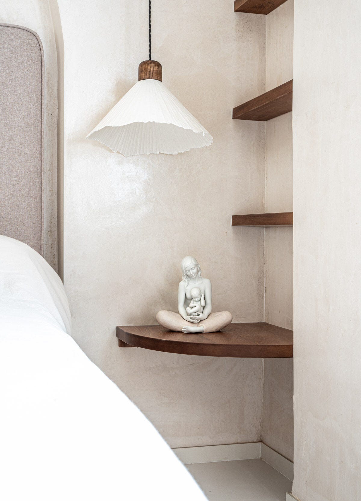 Buy Authentic Lladró Lladró The Mother Figurine Sculpture - FormFluent Sydney Australia