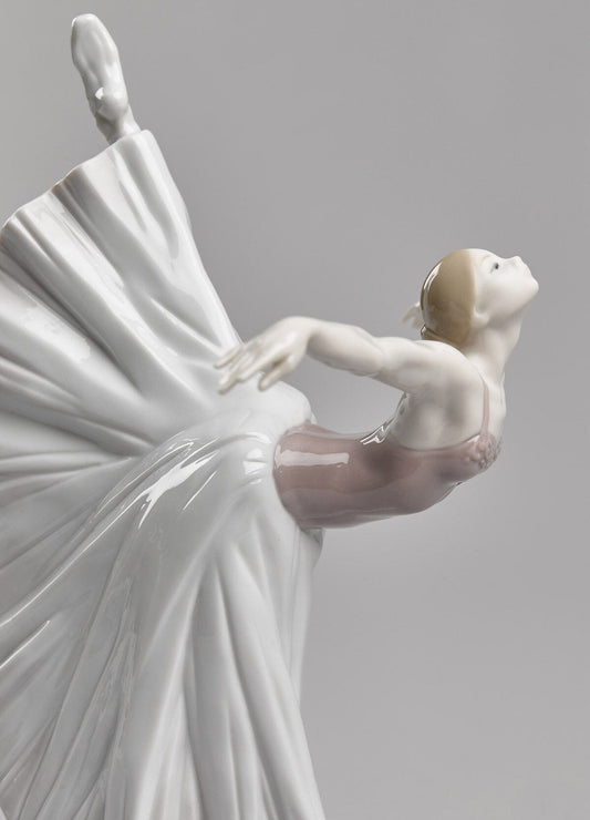 Lladró Giselle Arabesque Ballet Woman Dancer Figurine - FormFluent