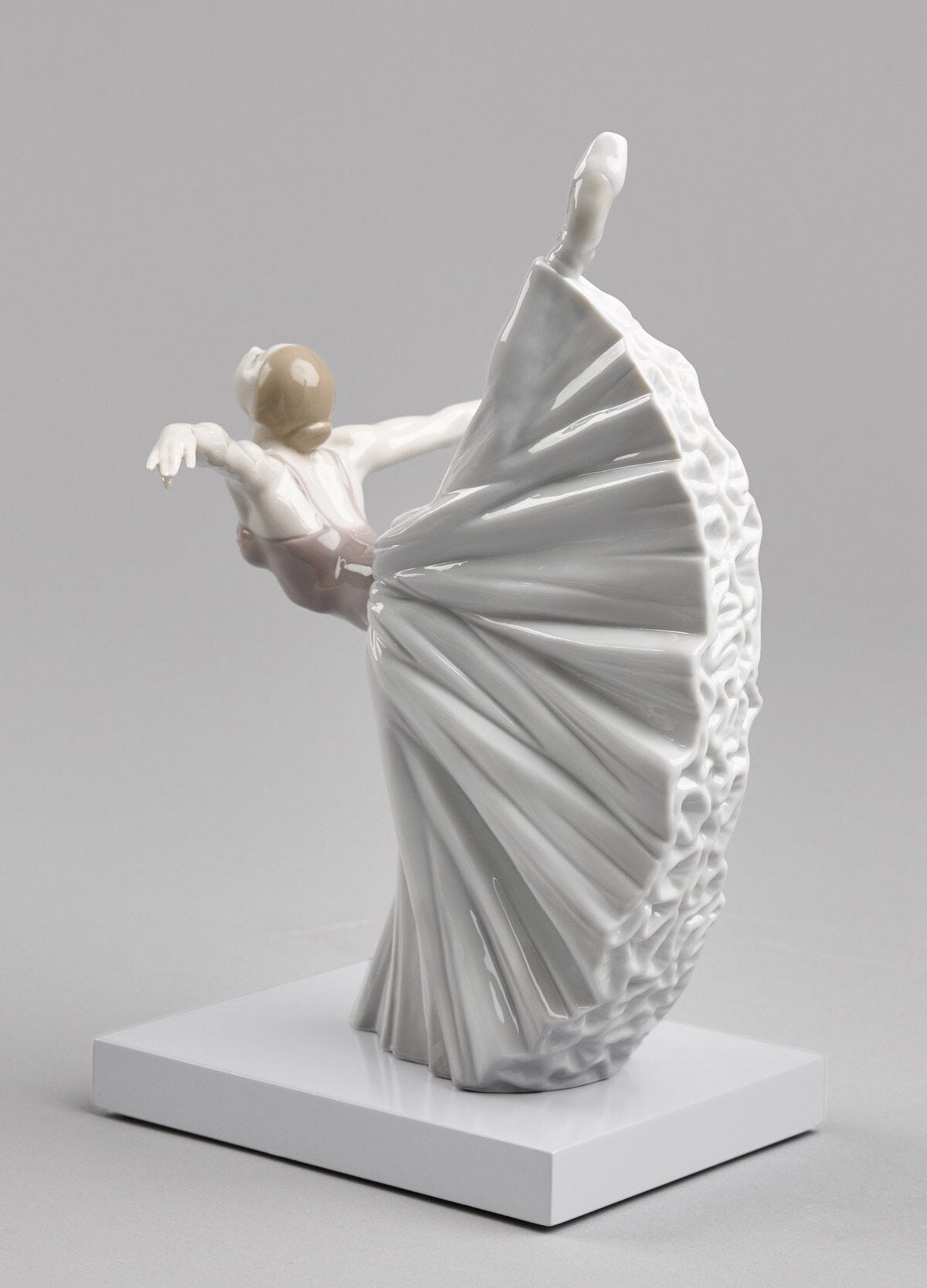Lladró Giselle Arabesque Ballet Woman Dancer Figurine
