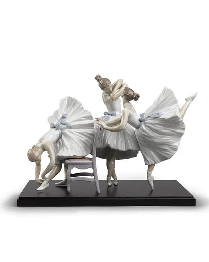  Lladró Backstage Ballet Women Figurine Limited Edition Sculpture by Lladró at  FormFluent