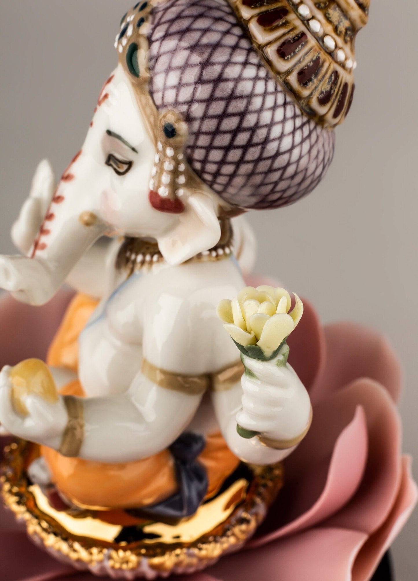 Lladró Padmasana Ganesha Figurine Sculpture - FormFluent Sydney Australia